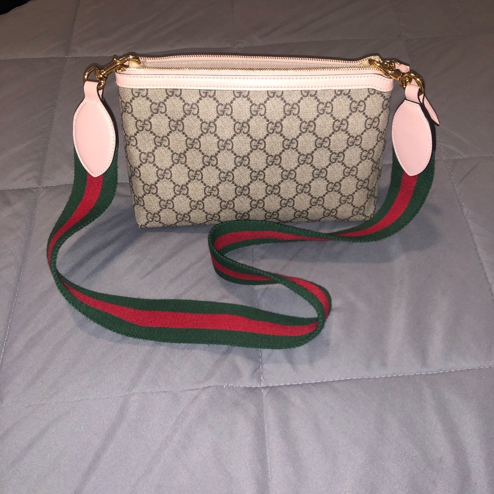 Gucci bag with strap and insert